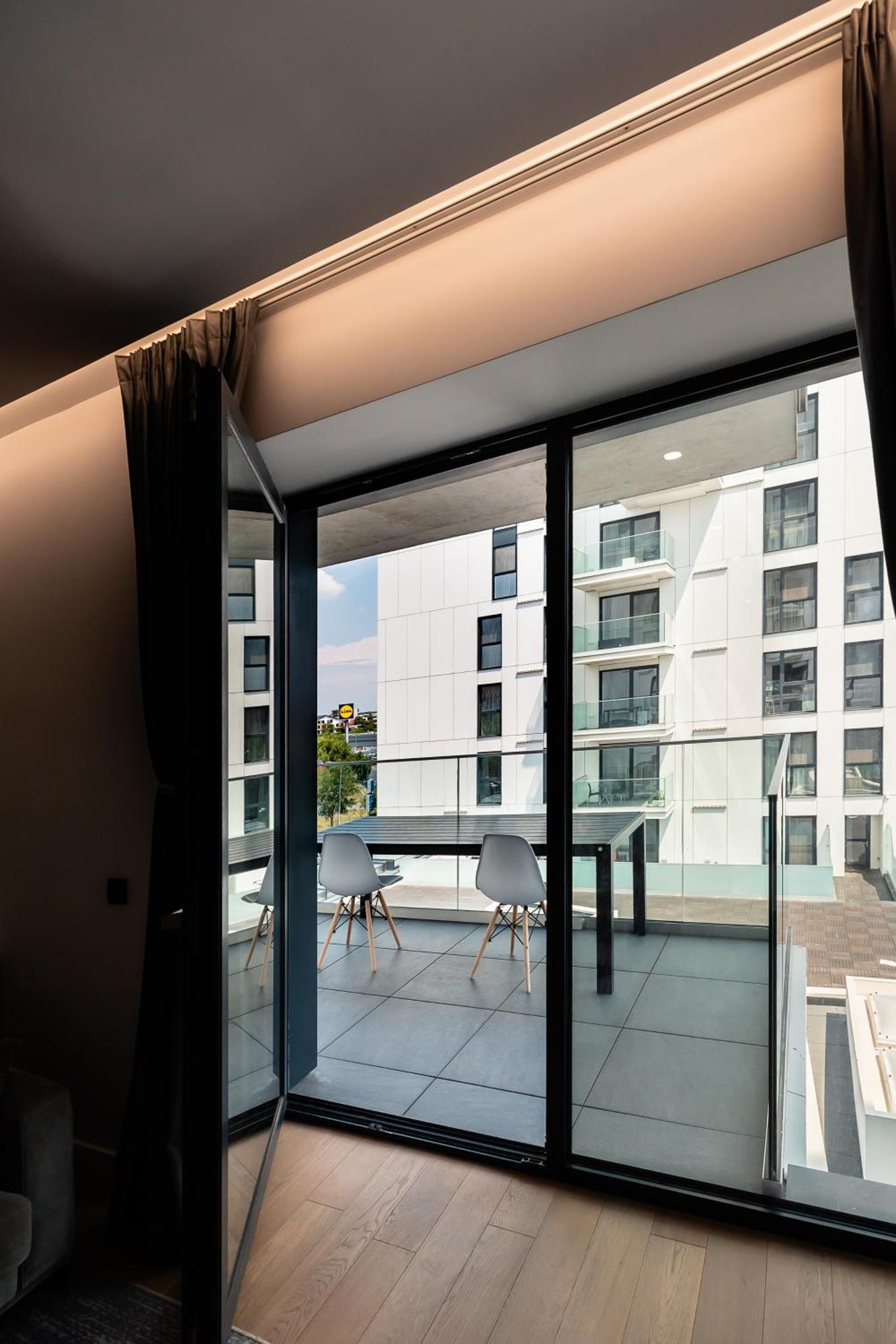 Apartament Vision - Exclusive Herastrau Apt With Parking