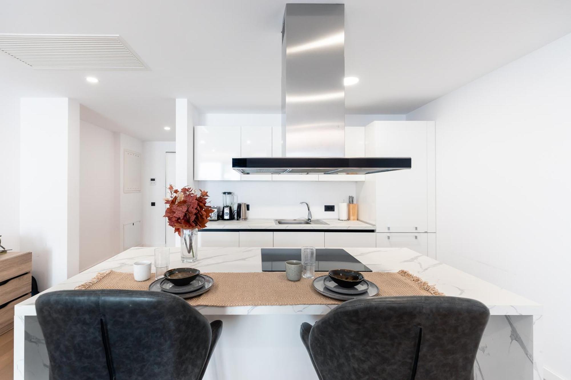 Vision - Exclusive Herastrau Apt With Parking *